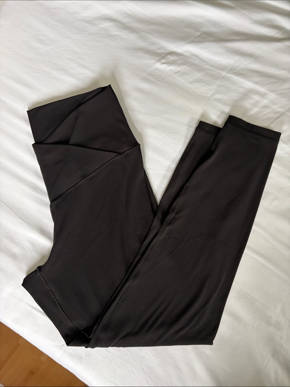 Like NEW Aerie Real Me Buttery Soft 7/8 Crossover Black Leggings Sz L